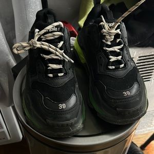 Balenciaga triple S SEND OFFERS